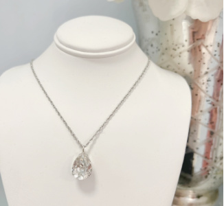 Crystal teardrop necklace